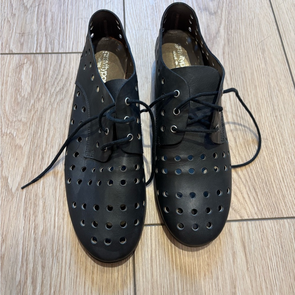 Gravity Pope eyelet oxfords